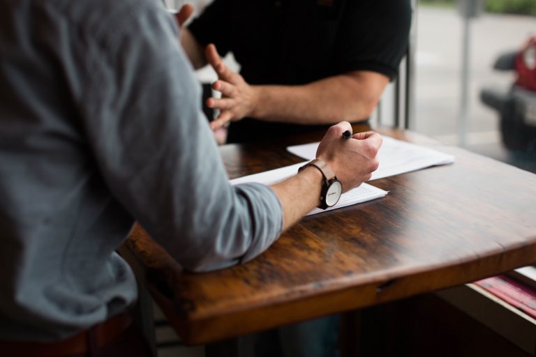 Emploi intérim : dans quels cas peut-on recourir au travail temporaire ?